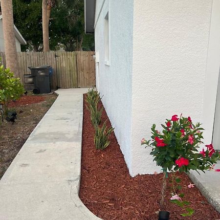 Lopez Place Tampa Exterior photo